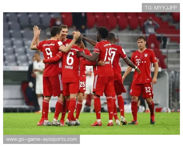 德甲拜仁前场连线默契,攻势呈现碾压态势 德甲拜仁前场连线默契,攻势呈现碾压态势