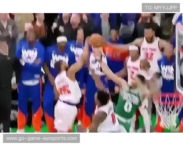 布朗关键抢断砍分,绿军最后时刻完成绝杀 布朗关键抢断砍分,绿军最后时刻完成绝杀